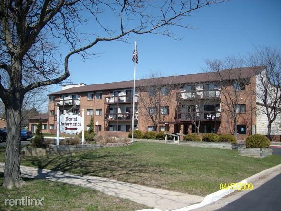 South Brook Villa Apartments 457 E Edgewood Blvd, Lansing, MI 48911