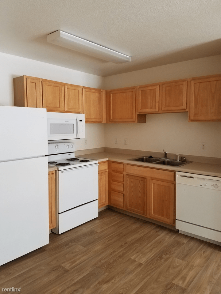 West Bridge Apartments 633 W Portage Ave, Sault Ste. Marie, MI 49783