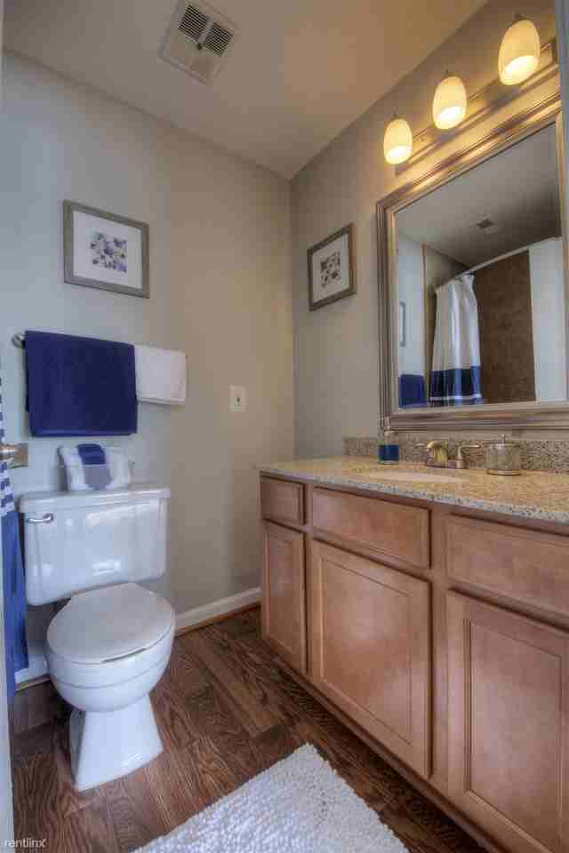 Woodridge Apartments 18242 Middlebelt Rd Ofc, Livonia, MI 48152 Zumper