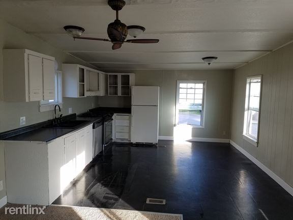 605 W Main St Apartments in Le Grand, IA 50142 Zumper