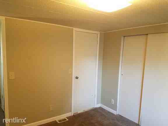605 W Main St Apartments in Le Grand, IA 50142 Zumper