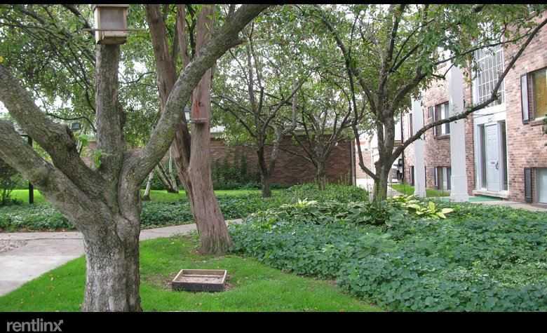 Somerset Manor East Apartments 8100 Denwood Dr, Sterling Heights, MI