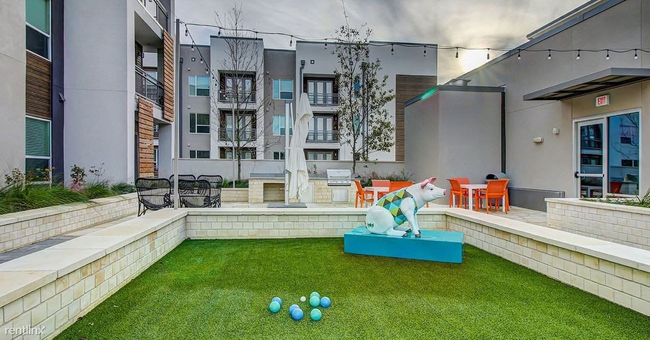 Urbanstyle Living In Westlake Hills Apartments in West Lake Hills