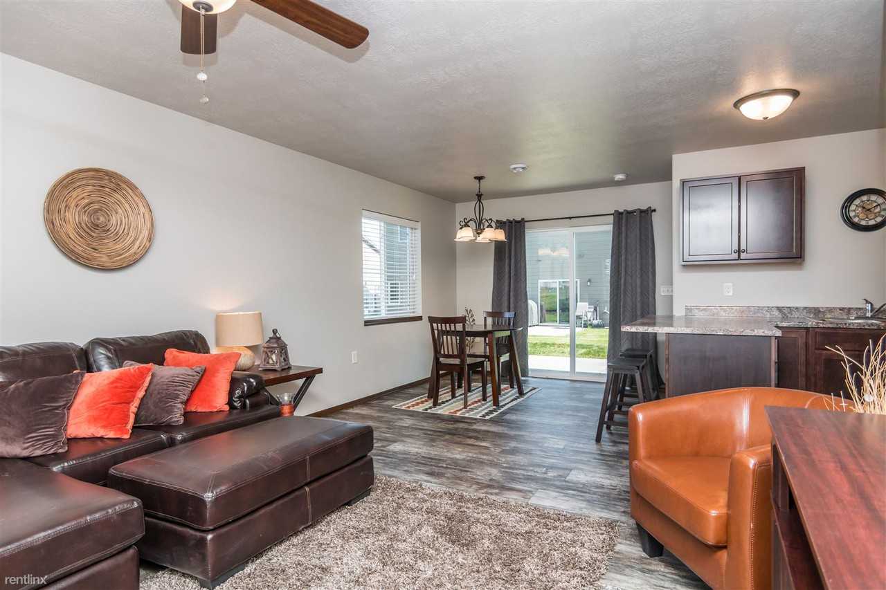 Tigerway Townhomes Apartments 279 Tiger Way, Harrisburg, SD 57032