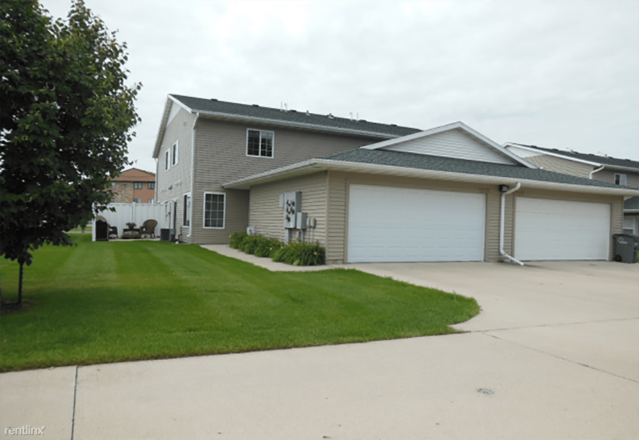 Belsly VII Townhomes Apartments 1318 Belsly Blvd, Moorhead, MN 56560