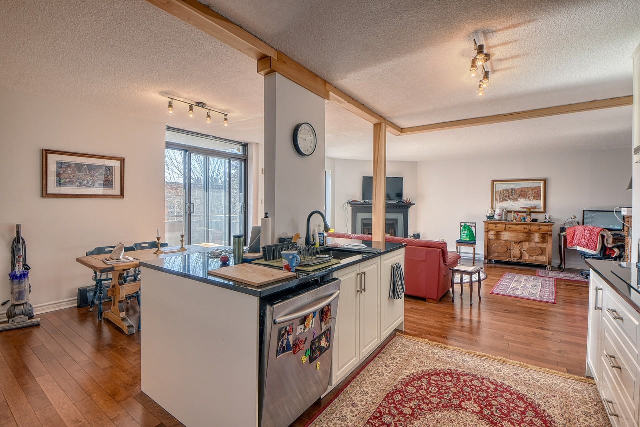 4476 SteCatherine Apartments 4476 Rue SainteCatherine O, Westmount