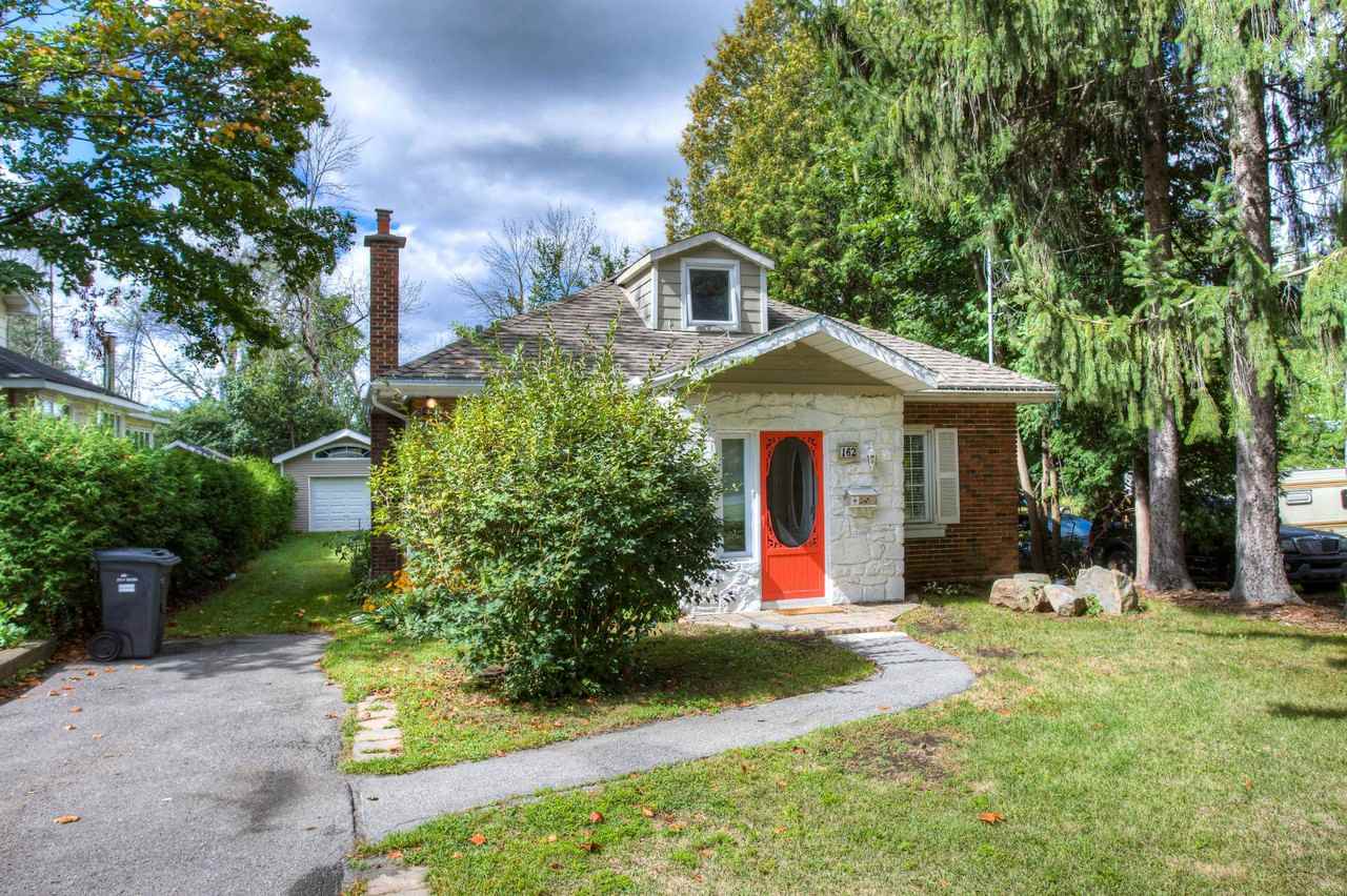 162 Boul Lakeview, Beaconsfield, QC H9W 4S4, CAN 3 bedroom House Rental Zumper