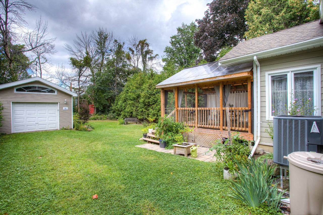 162 Boul Lakeview, Beaconsfield, QC H9W 4S4, CAN 3 bedroom House Rental Zumper