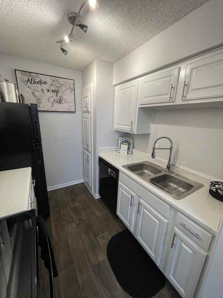 The Landing at Clear Lake Apartments 240 El Dorado Blvd, Houston, TX