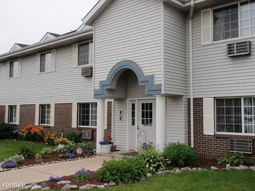 Clover Ridge Apartments W239N5928 Maple Ave 213, Sussex, WI 53089
