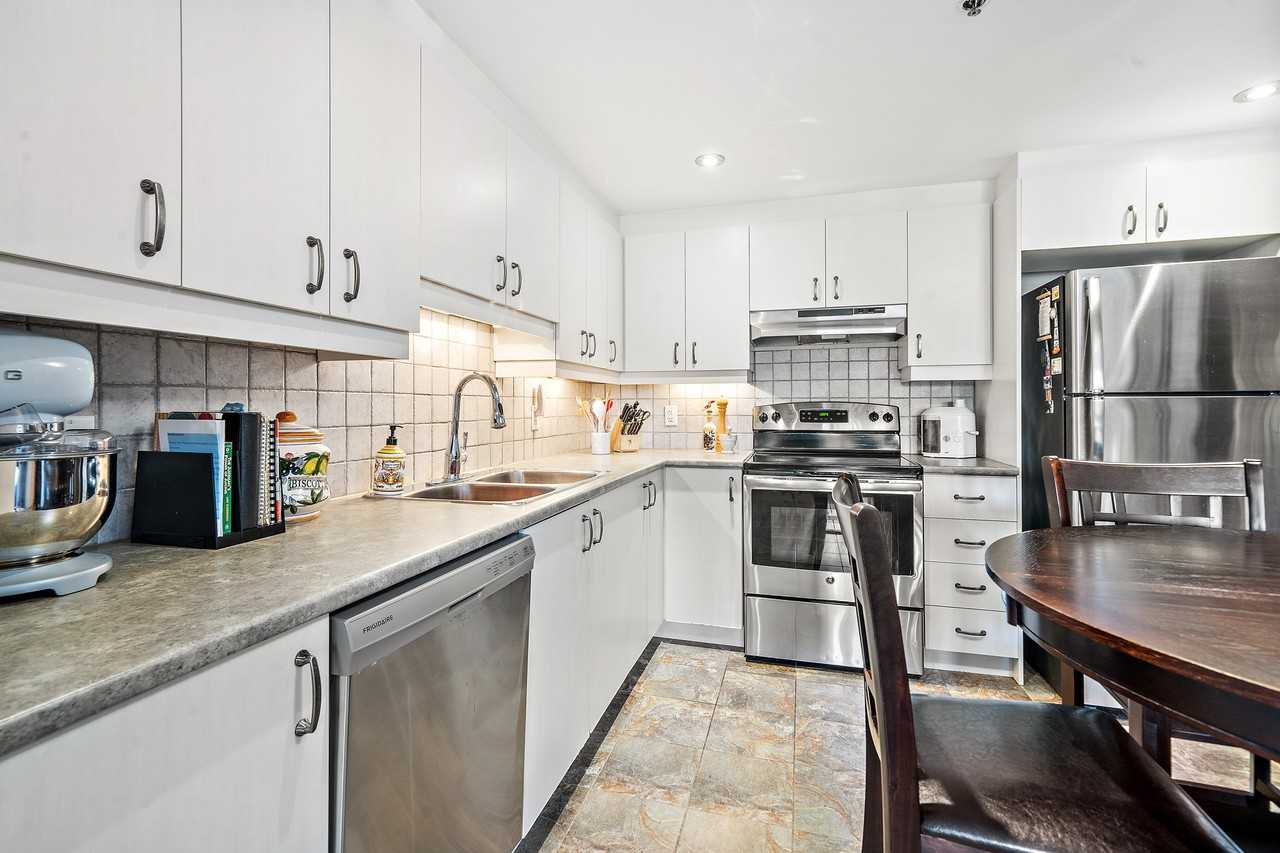6700 Boulevard HenriBourassa Ouest 301, Montréal, QC H4R 0G2 2