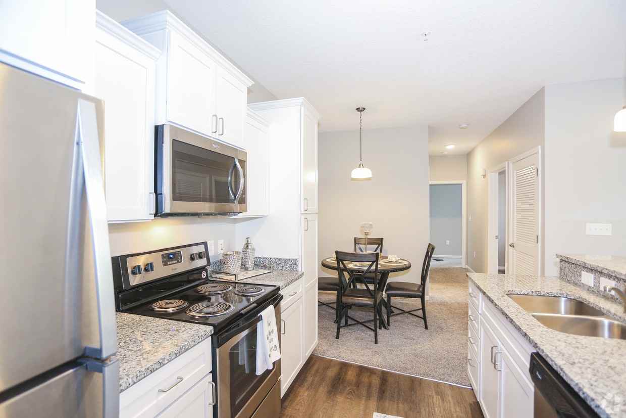 Summit Crossing Apartments 14500 E Bannister Rd, Kansas City, MO