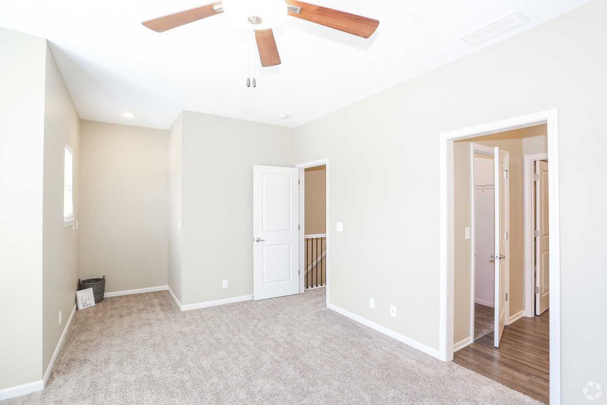 Summit Crossing Apartments 14500 E Bannister Rd, Kansas City, MO