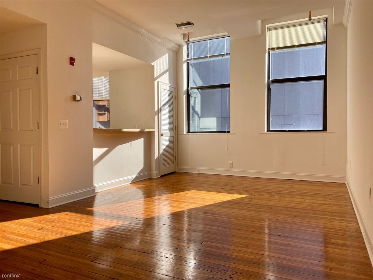 341 N Charles St Apartments in Downtown Baltimore, Baltimore, MD 21201