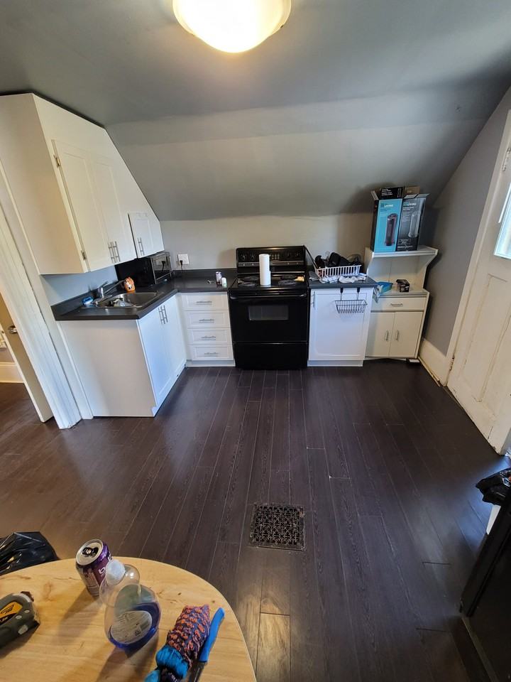 133 Park Row N Apartments in Crown Point East, Hamilton, ON L8H 4E7