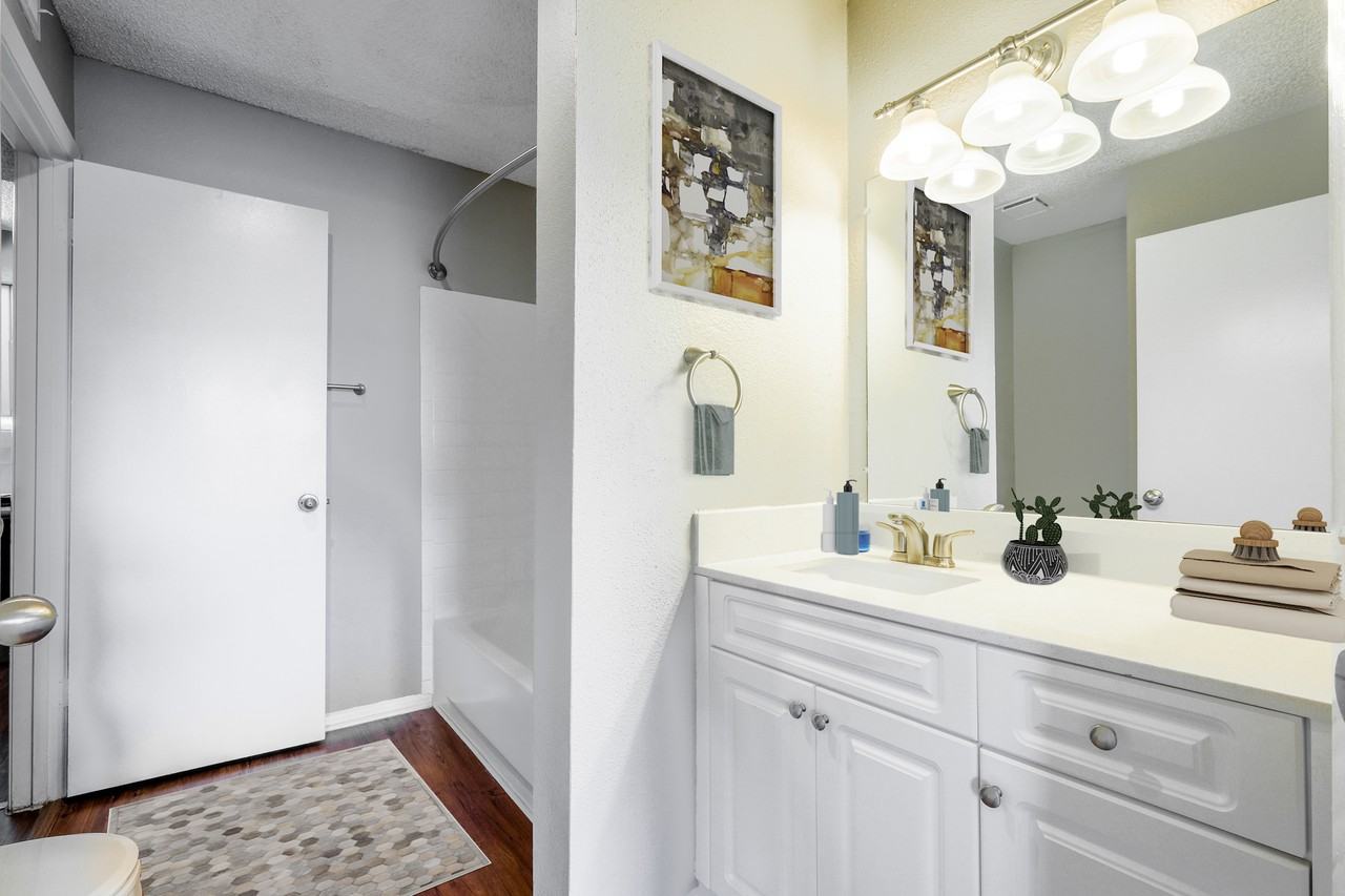 West Port Colony Apartments 190 112th Ave N, Saint Petersburg, FL