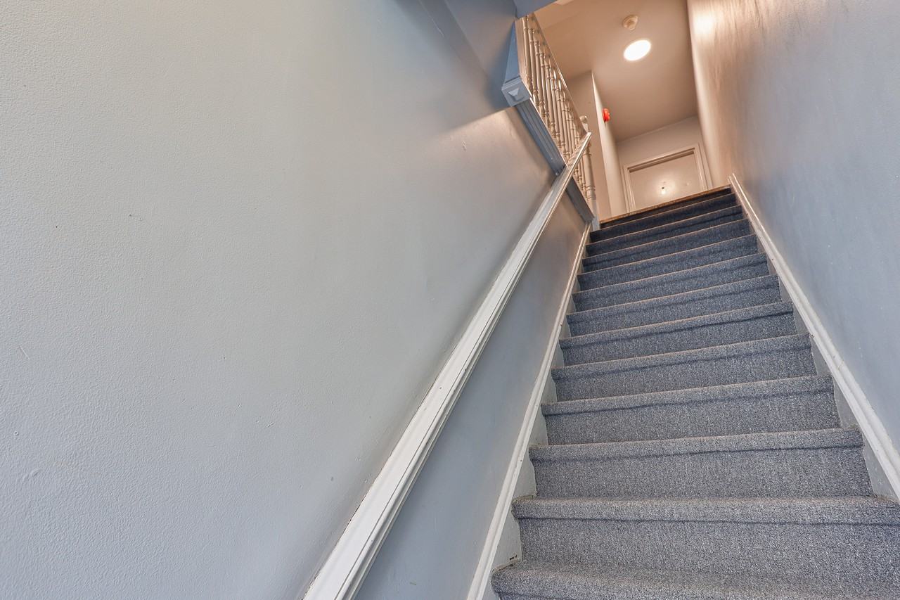 Bathurst/Bloor Apartments 523 Bloor Street West 2, Toronto, ON M5S