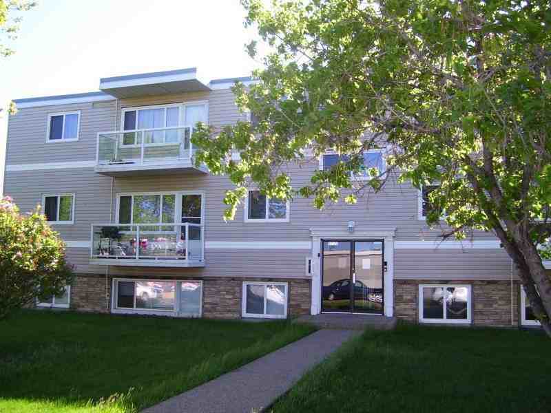 Laskin Court Apartments 12725 81 St Nw, Edmonton, AB T5C 1M7 Zumper