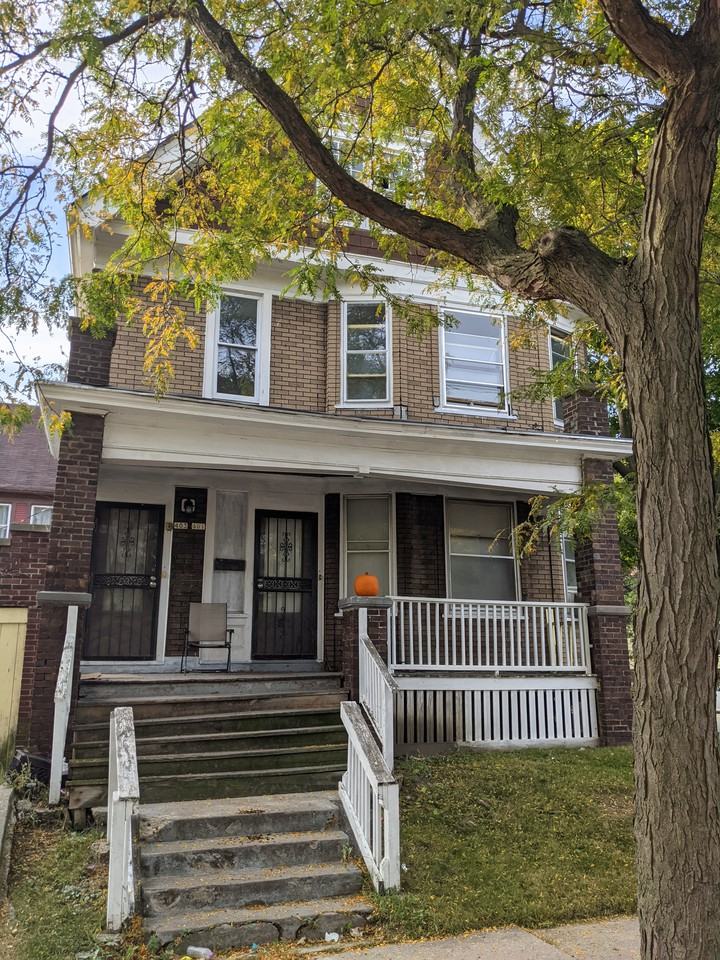 403 E Chambers St 2, Milwaukee, WI 53212 3 Bedroom Apartment for