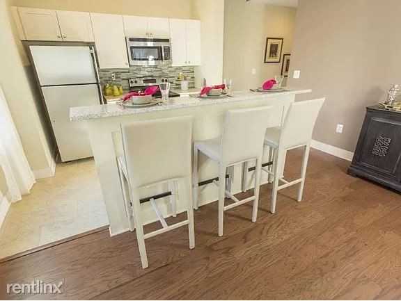 The Residences at The Alcoa Building Apartments 611 William Penn Pl