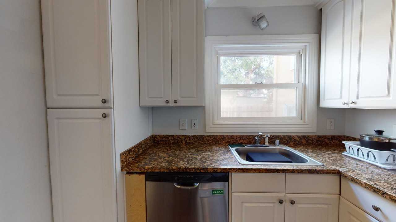 Spacious Hayward home near Hayward BART Station Apartments in Hayward