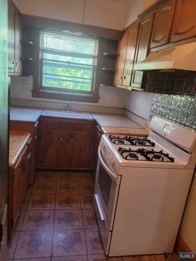 611 Marin Ave, Lyndhurst, NJ 07071 2 Bedroom Apartment for 1,600/month