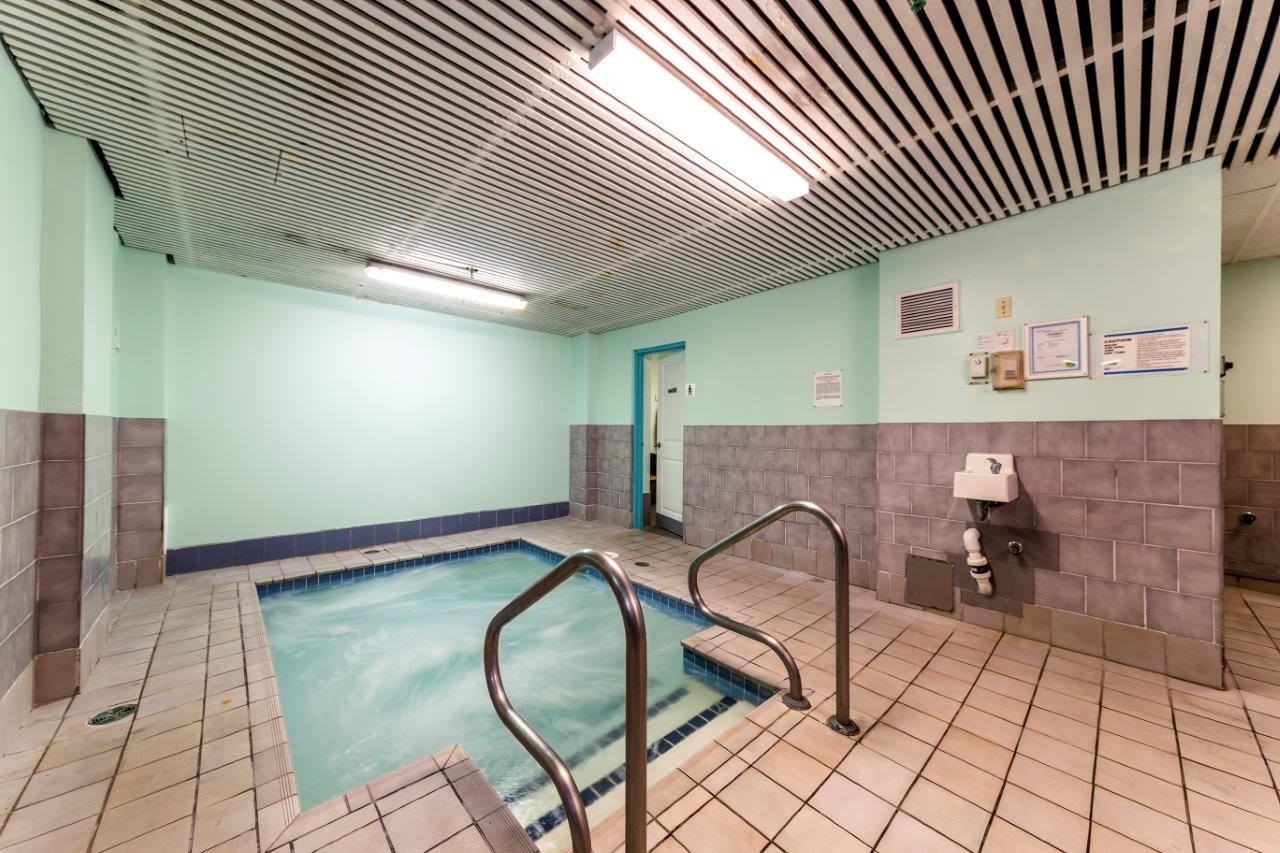 Woodcroft Apartments 12192012 Fullerton Avenue 1219, North