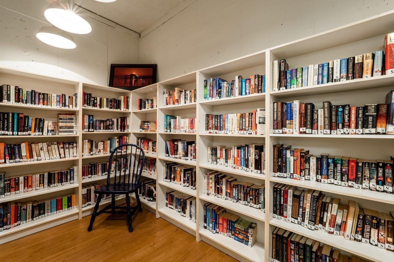 Woodcroft Apartments 12192012 Fullerton Avenue 1219, North