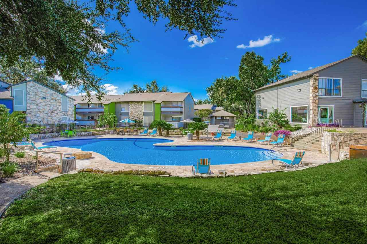 z111122The Escapade Apartments 7600 Blanco Rd, San Antonio, TX