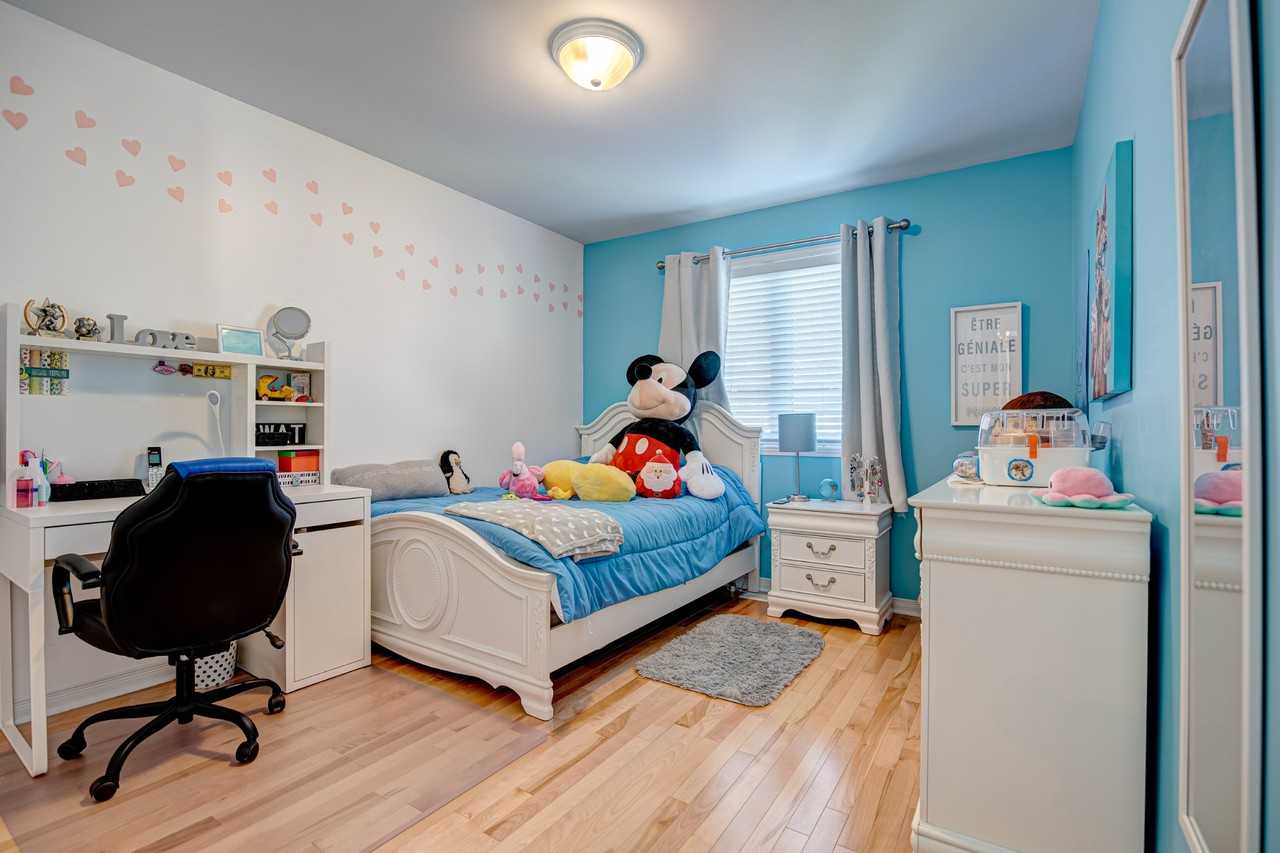 Avenue Forest, Pincourt, QUÉBEC J7V 8E8 3 Bedroom Apartment for 2,200