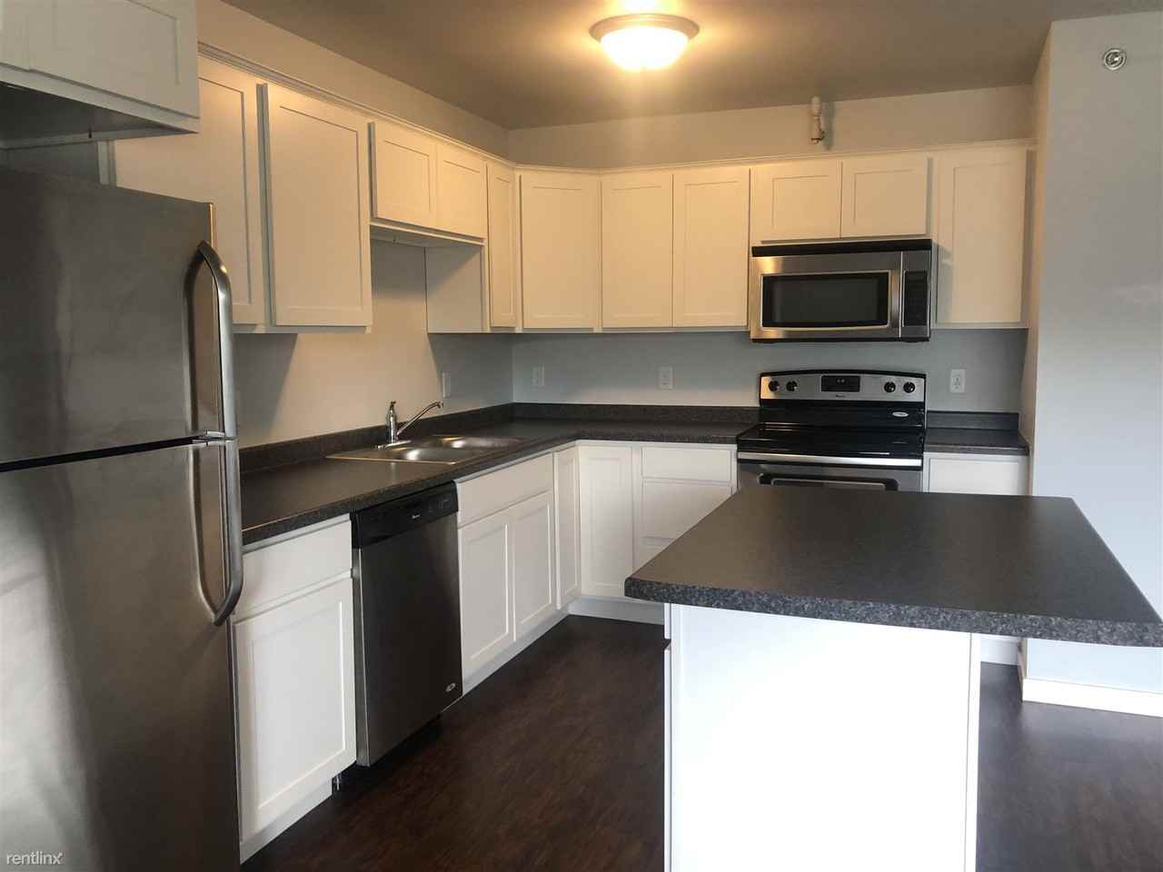 Bunker Lane Townhomes Apartments 2129 Bunker Ln, Saint Peter, MN