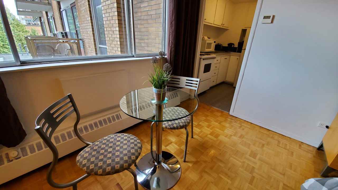 3463 Rue SainteFamille, Montréal, QC H2X 2K7 Studio Apartment for