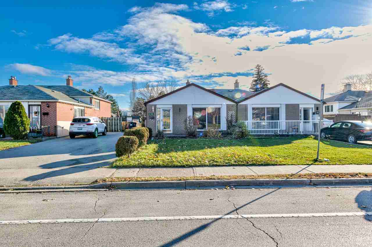 135 Avondale Blvd. Apartments 135 Avondale Blvd, Brampton, ON L6T 1H5