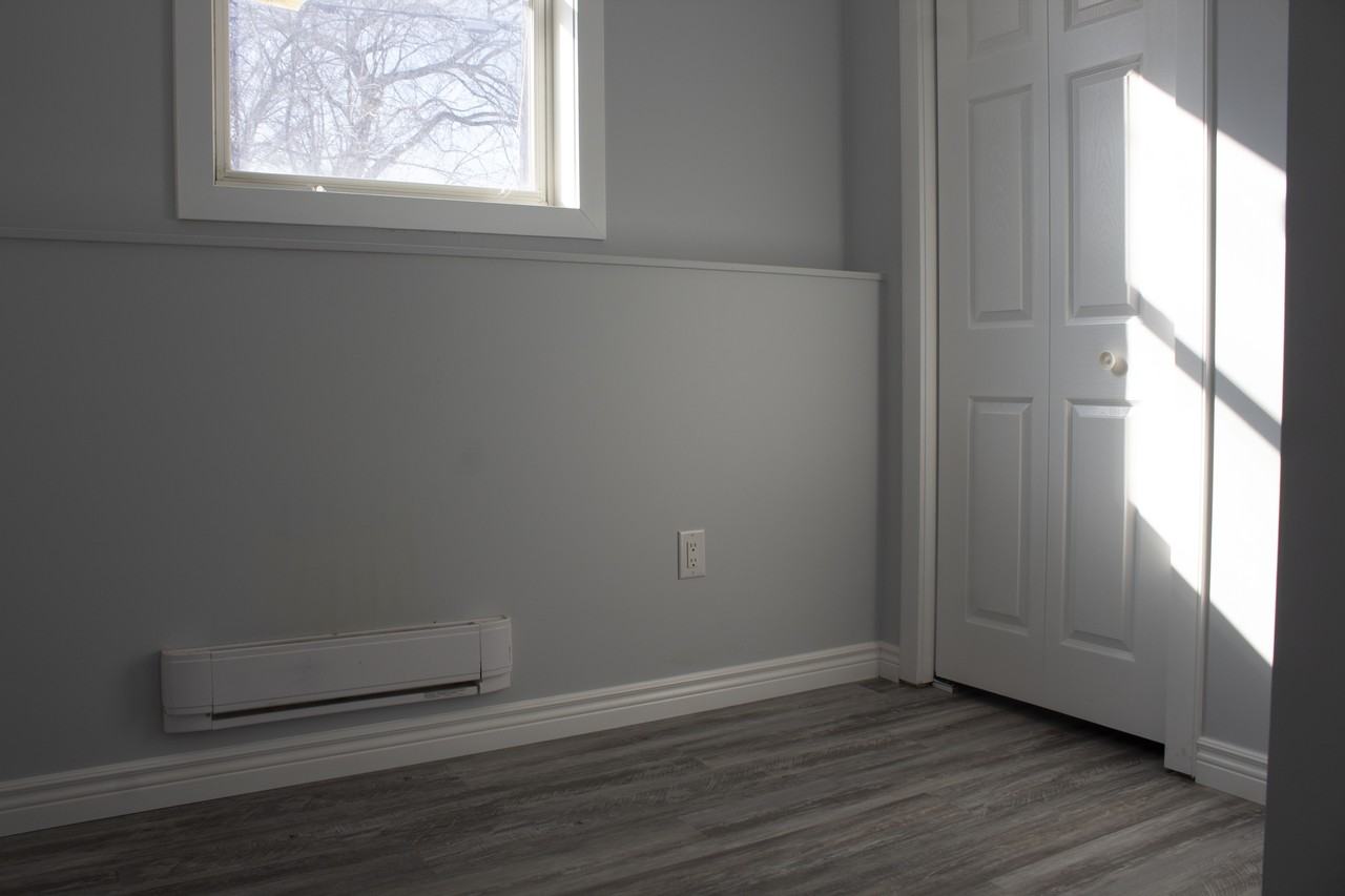 252 St Annes Road Apartments 252 St Anne'S Rd, Winnipeg, MB R2M 3A4