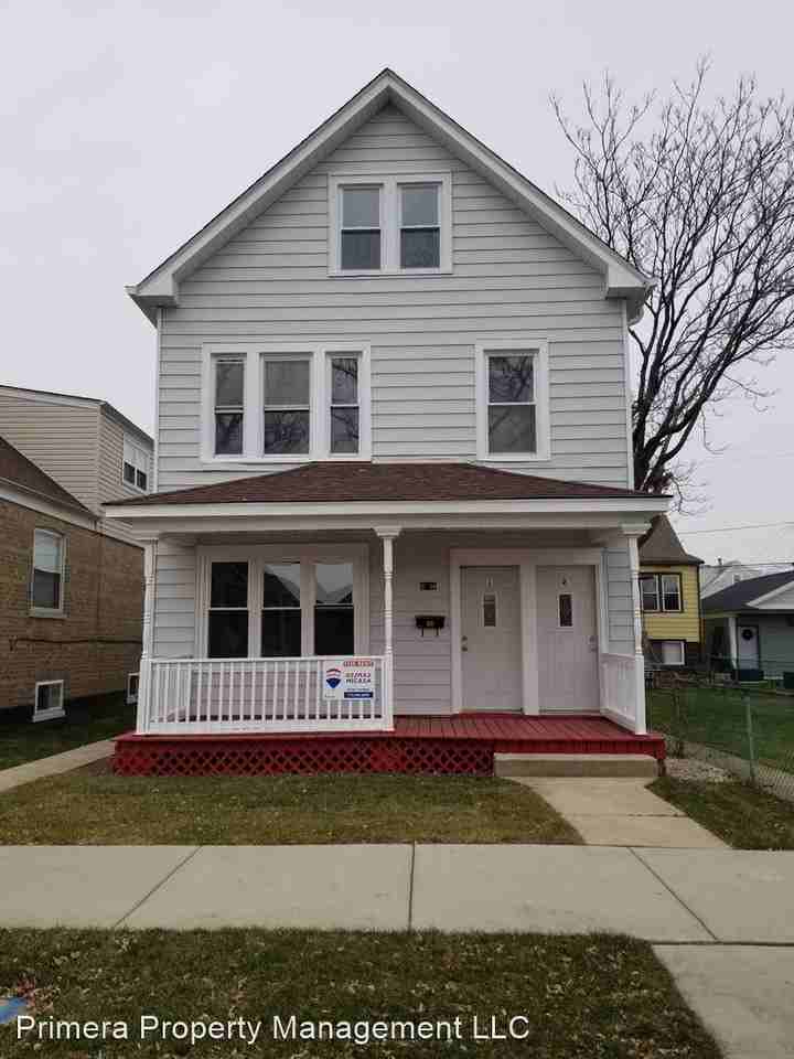 5218 S Lockwood Ave Apartments in Garfield Ridge, Chicago, IL 60638