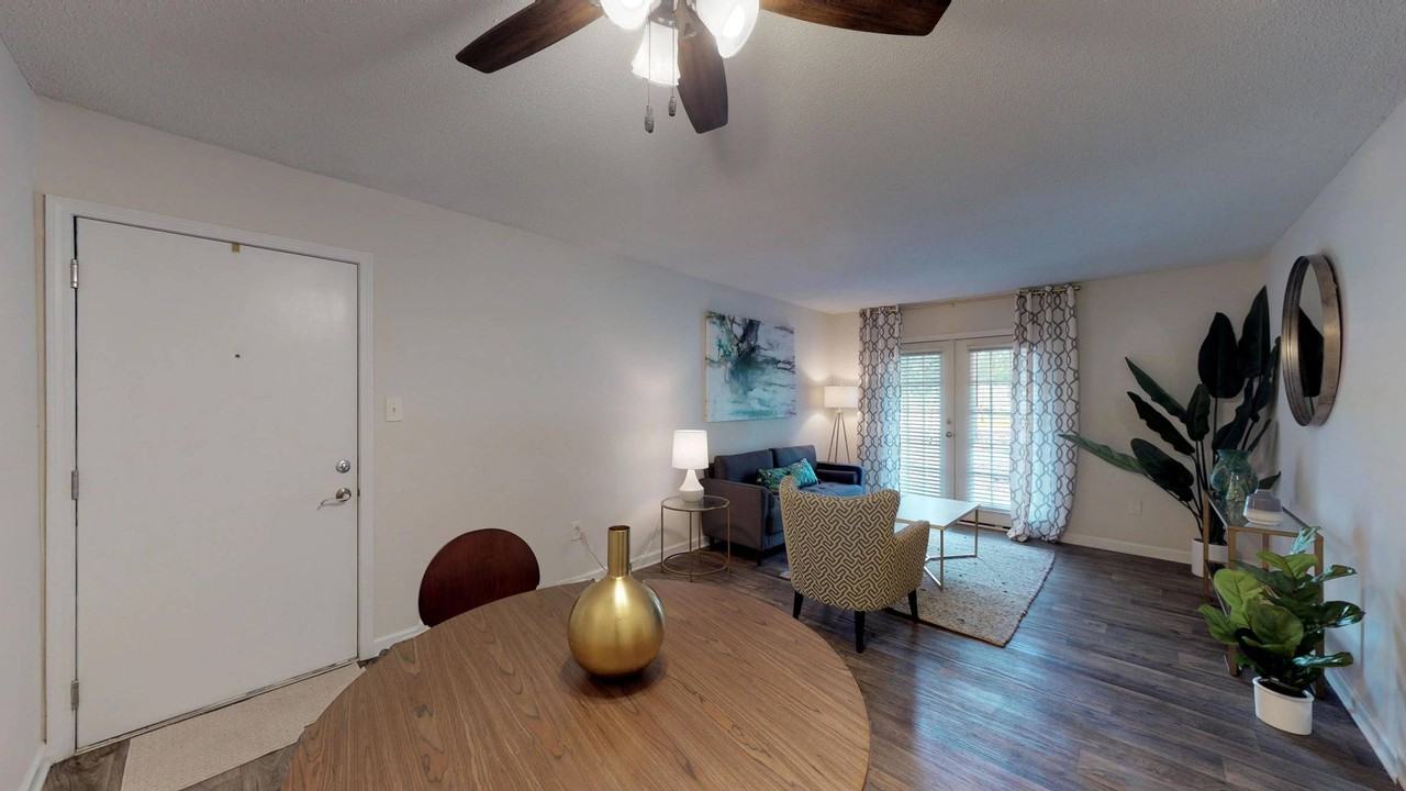 Retreat at Copper Creek Apartments 1606 Pinecroft Rd, Greensboro, NC