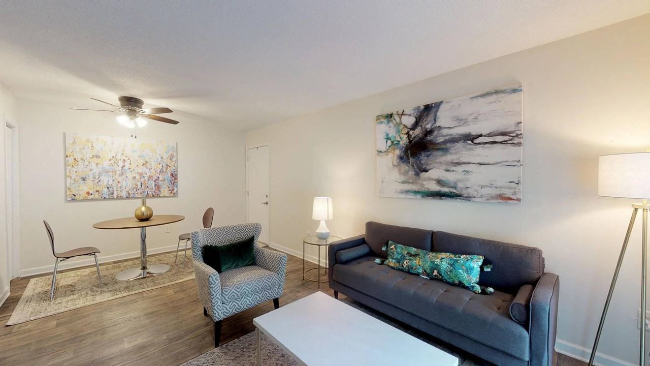 Retreat at Copper Creek Apartments 1606 Pinecroft Rd, Greensboro, NC