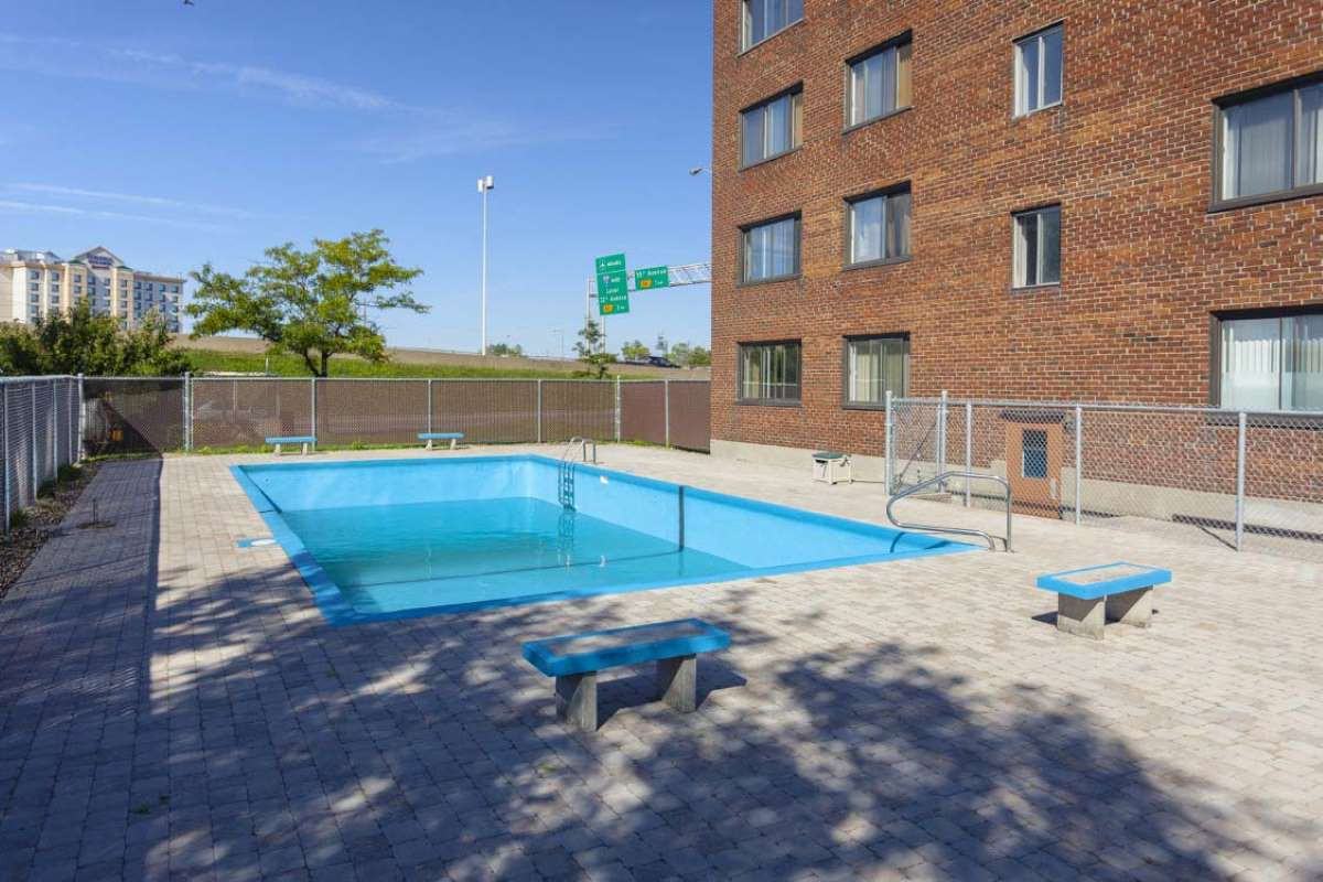 Carrefour Dorval Apartments 455, avenue Racine, Dorval, QC H9S 3K8