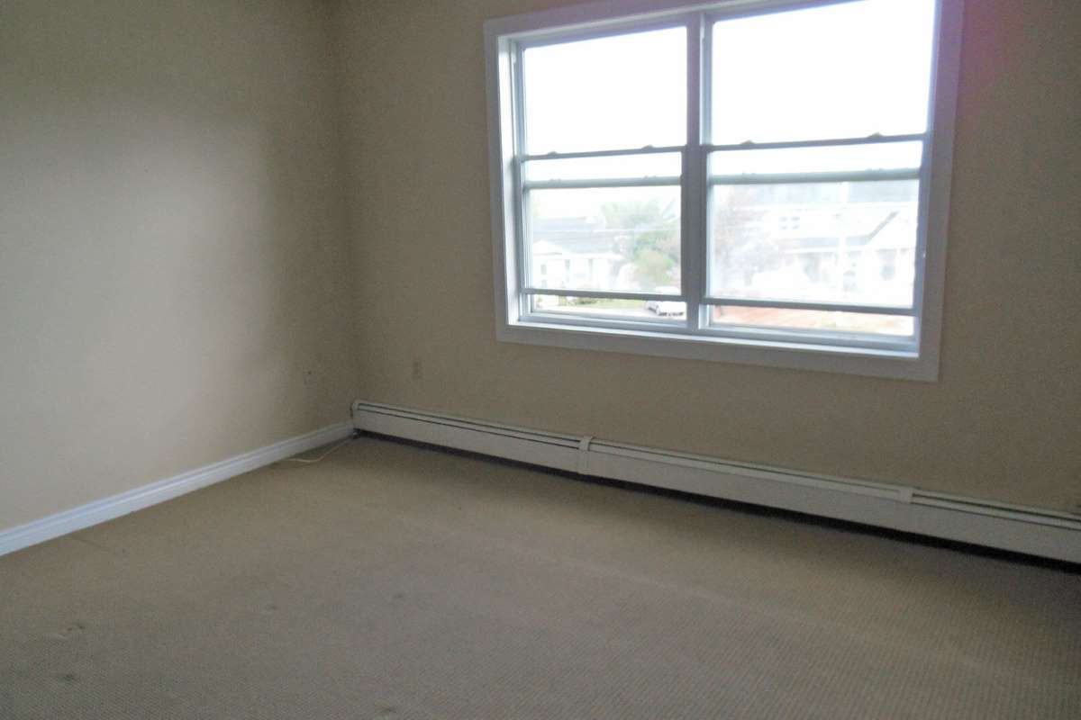 Chateau Heights Apartments 219, 221, 223 St. Peters Rd. 221