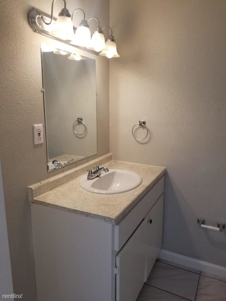 The Residences at White Rock Lake Apartments 9302 Beck Ave, Dallas