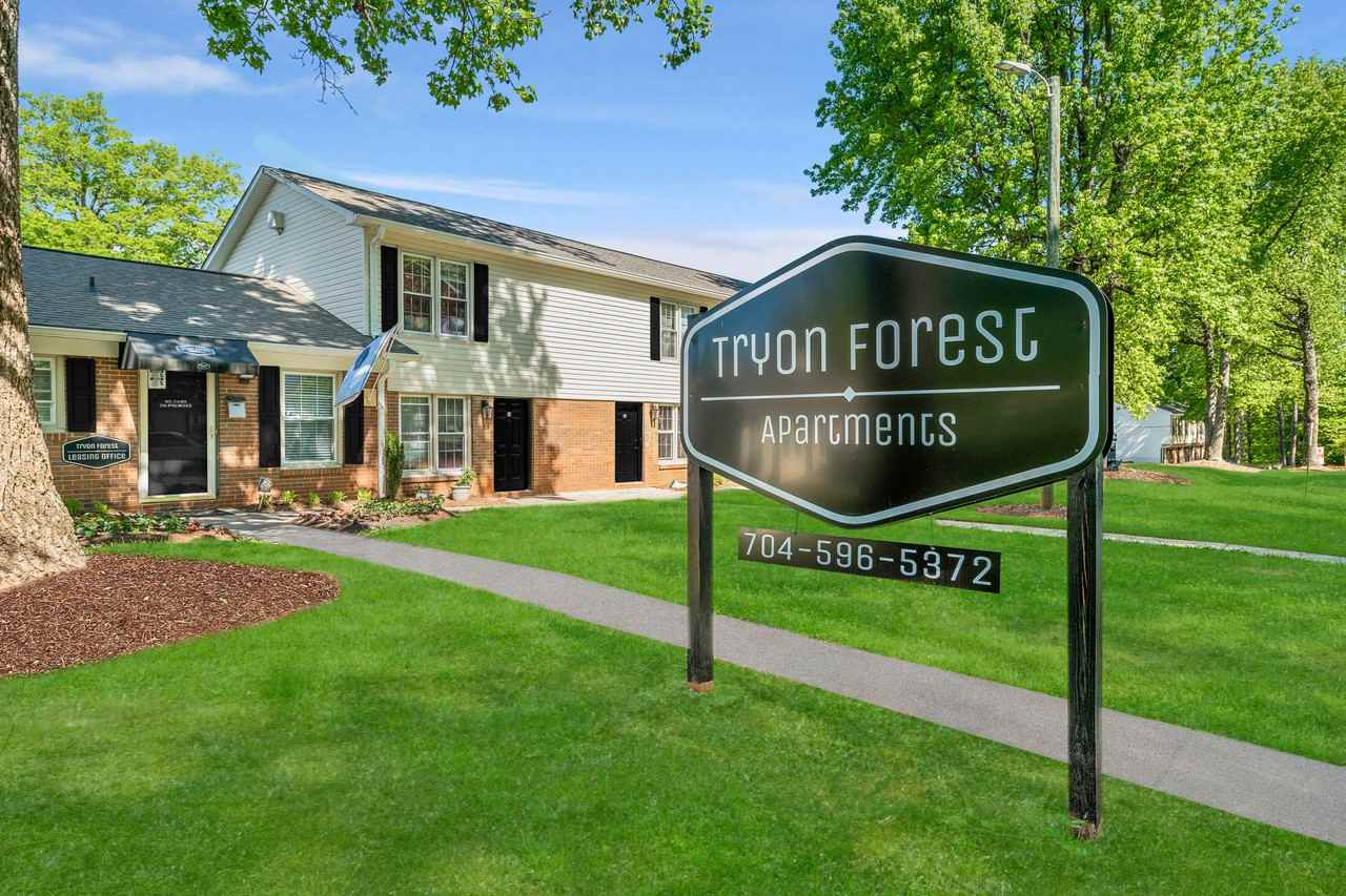 Tryon Forest Apartments 411 Lambeth Drive 2, Charlotte, NC 28213