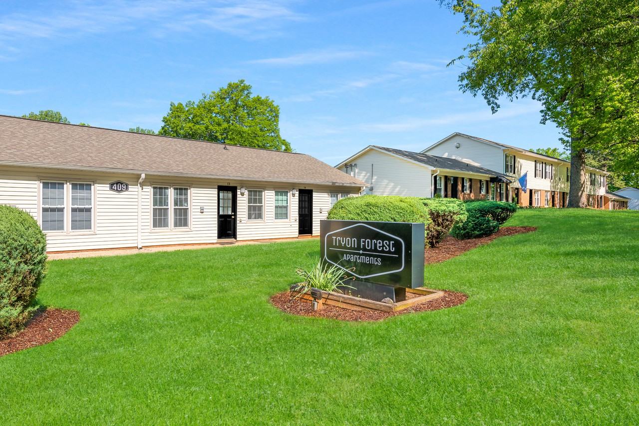 Tryon Forest Apartments 411 Lambeth Drive 2, Charlotte, NC 28213