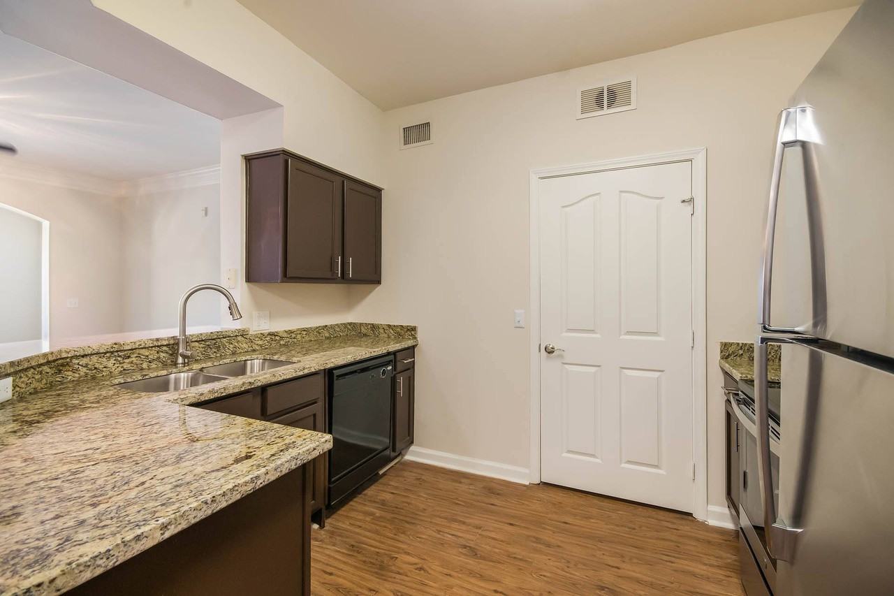 Kingwood Glen 200 Northpines Dr, Houston, TX 77339 Apartment for