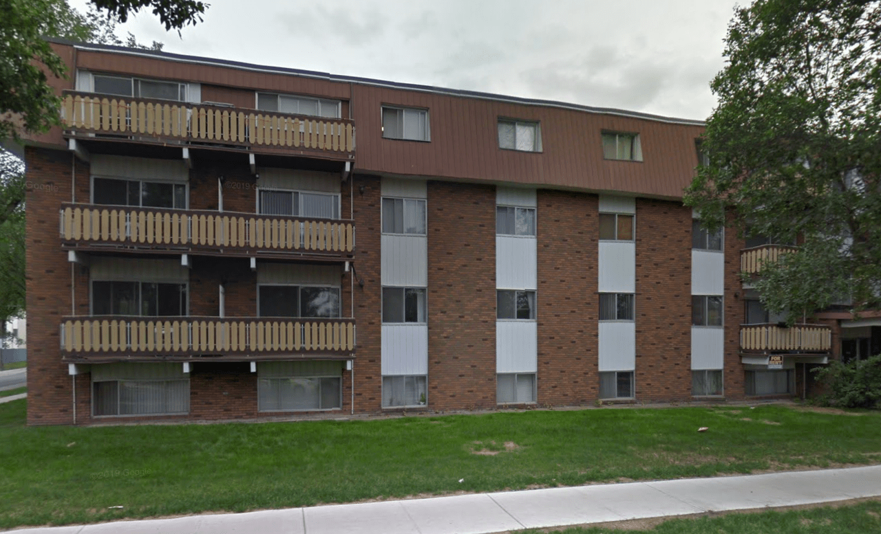 12 bedrooms available in shared apartment 10 min from UofA Apartments