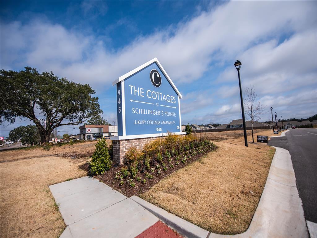 The Cottages at Schillinger's Pointe Apartments 945 Schillinger Rd S