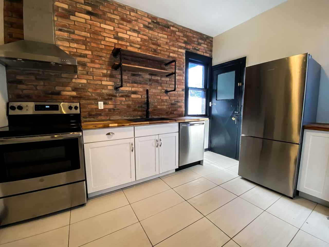 16 Melrose Ave S Apartments in Stipley, Hamilton, ON L8M 2Y5 Zumper