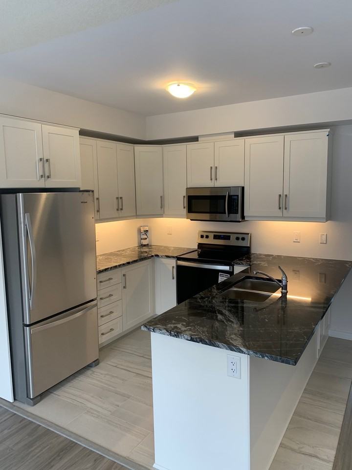 76 Dewberry Dr, Kitchener, ON N2B 0A9 3 Bedroom House for 2,700/month