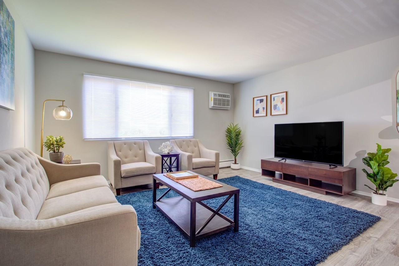 Haven Hoffman Estates Apartments 725 W Bode Cir, Hoffman Estates, IL