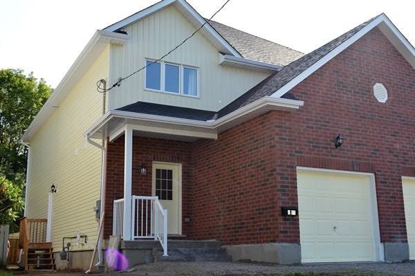 Dufferin St. Duplex Apartments 11A Dufferin St, Barrie, ON L4N 2J8