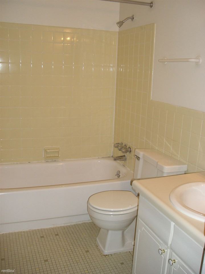 Cambria Townhomes Apartments 1530 Cambria Dr, East Lansing, MI 48823